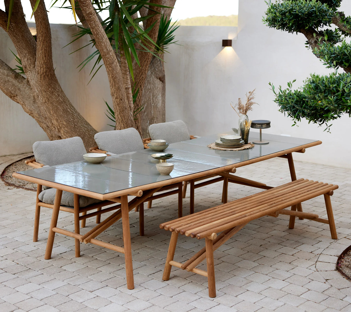 Sticks dining table