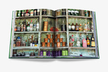 Carregar imagem no visualizador da galeria, Tulum Gypset - Candle and Book Gift Set
