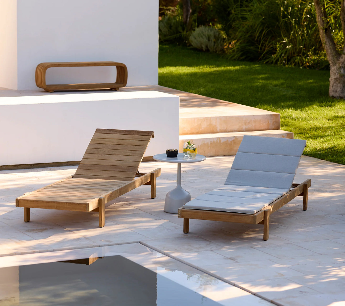 Glaze coffee table small - aluminium