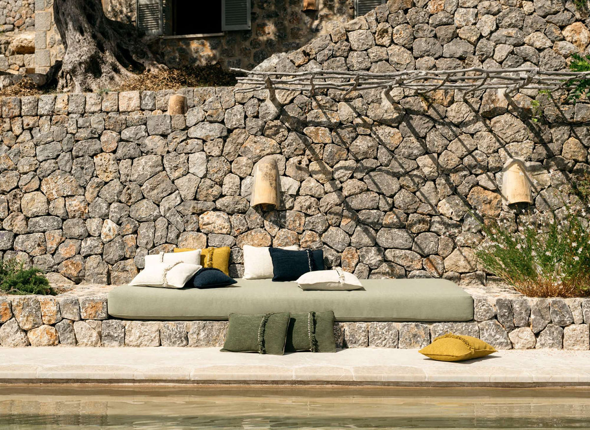 Happy Outdoor Cushion (sable)