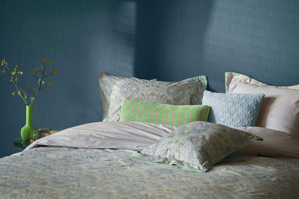 Alba square cushion blue