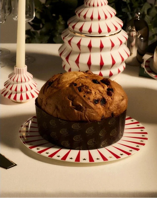 Delight  Panettone Serving Plate (Red)