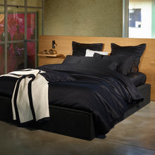 Carregar imagem no visualizador da galeria, Caviar duvet cover
