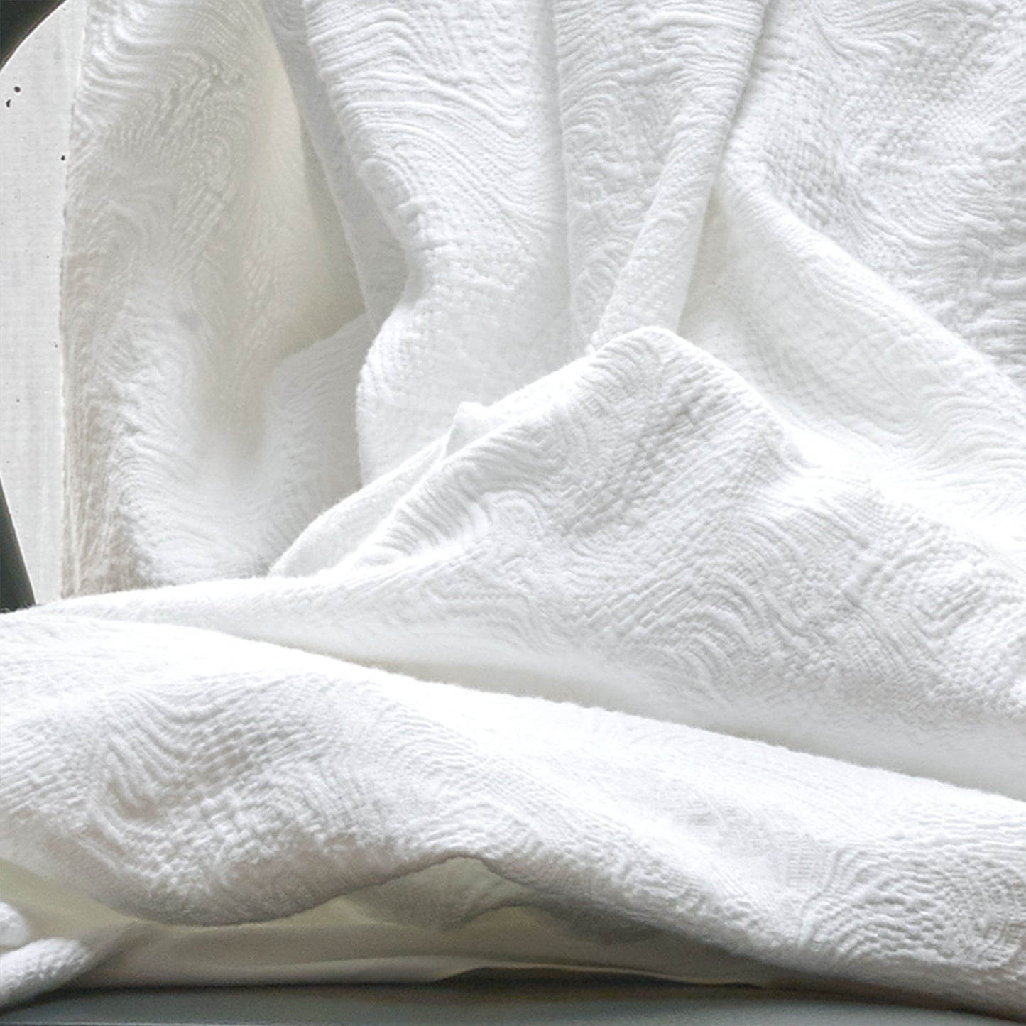 Aura matelassé bedspread