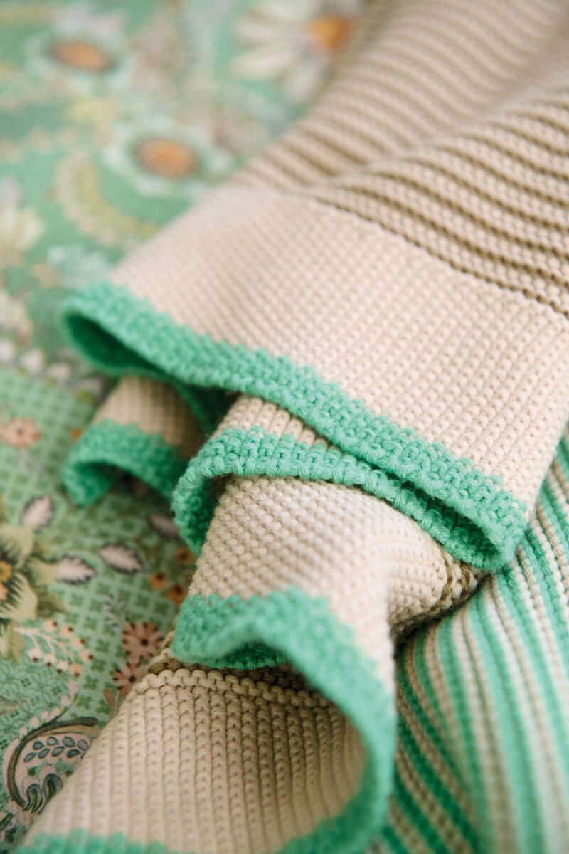 Blockstripe throw light green