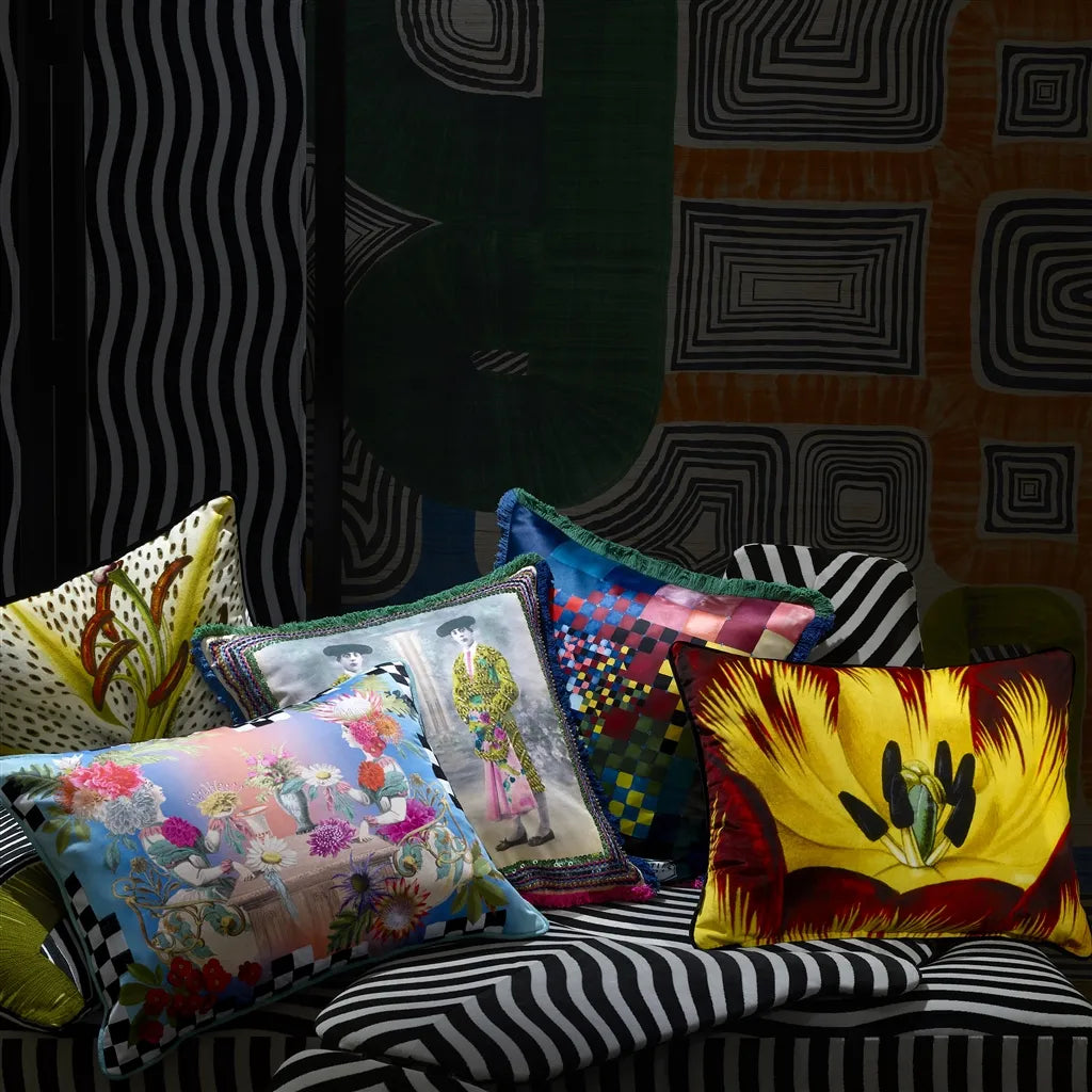 Eclosion Agate cushion