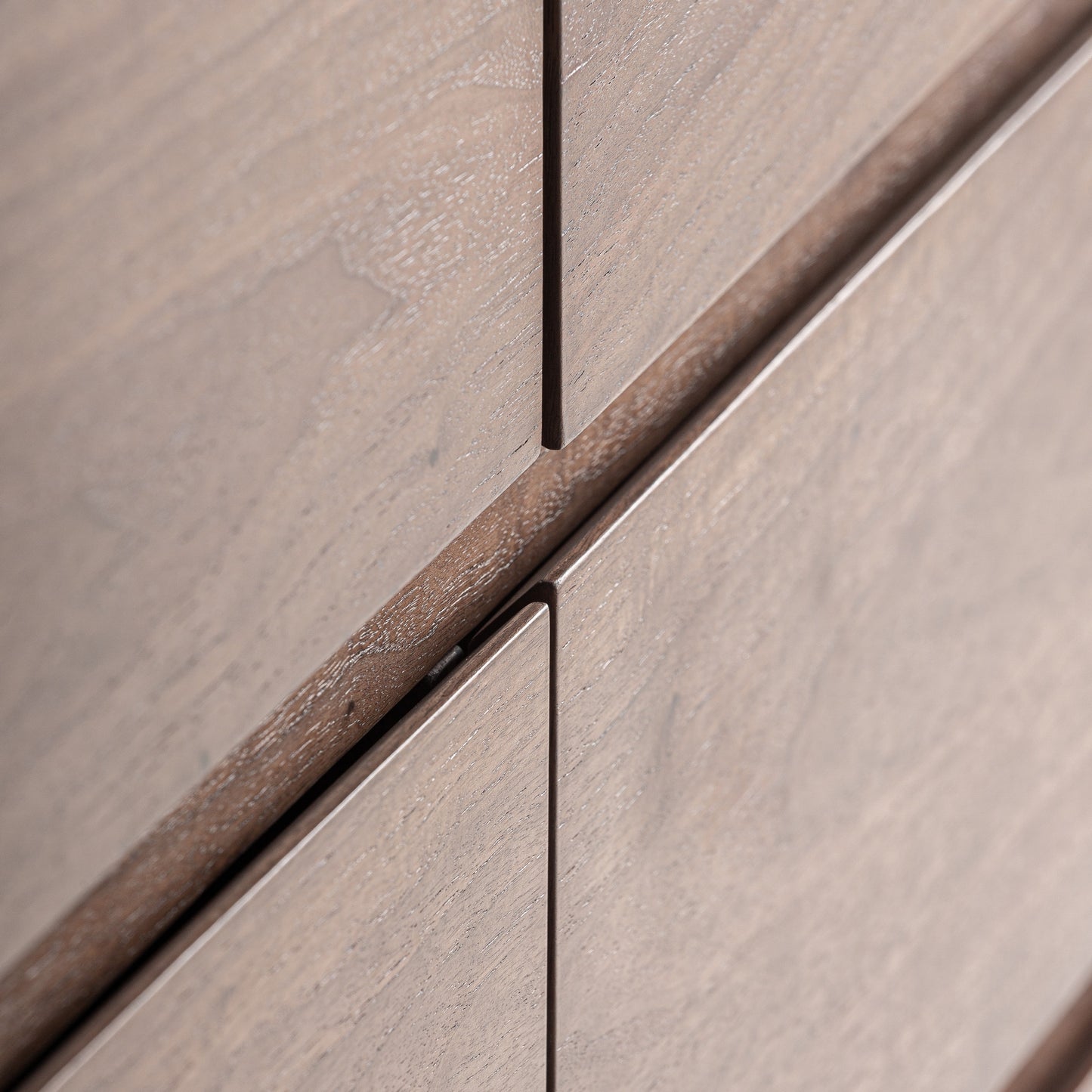Stuetta chest of drawers