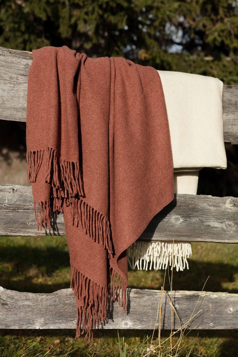 Bisou throw