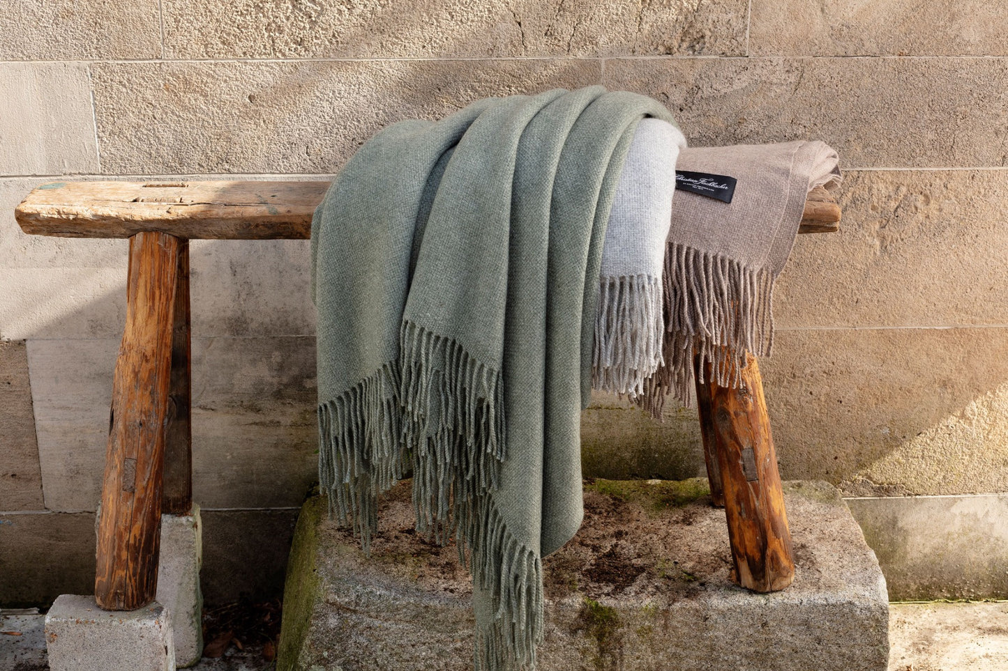 Bisou throw
