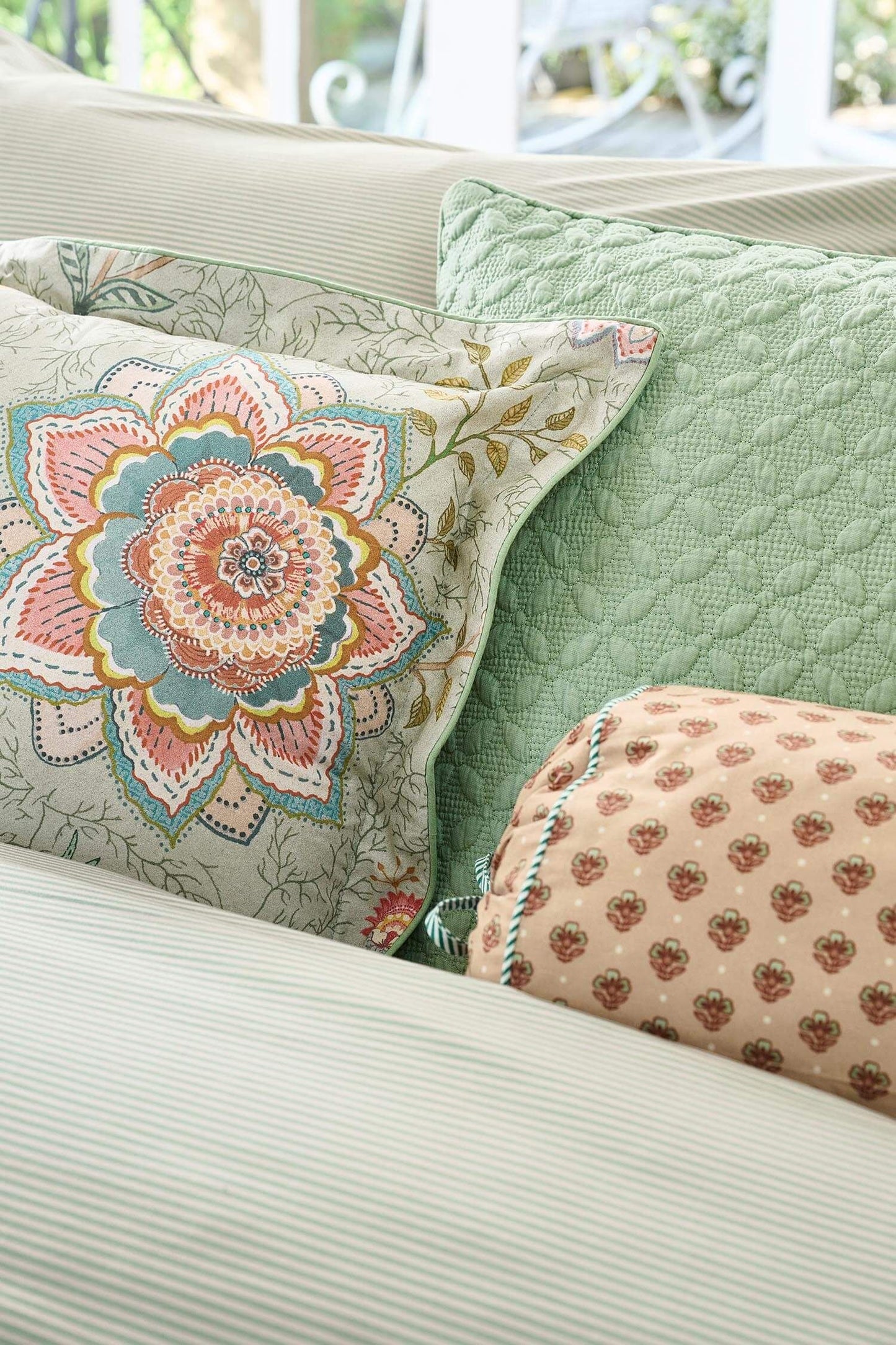 Cushion Mumbai Morning Light Green