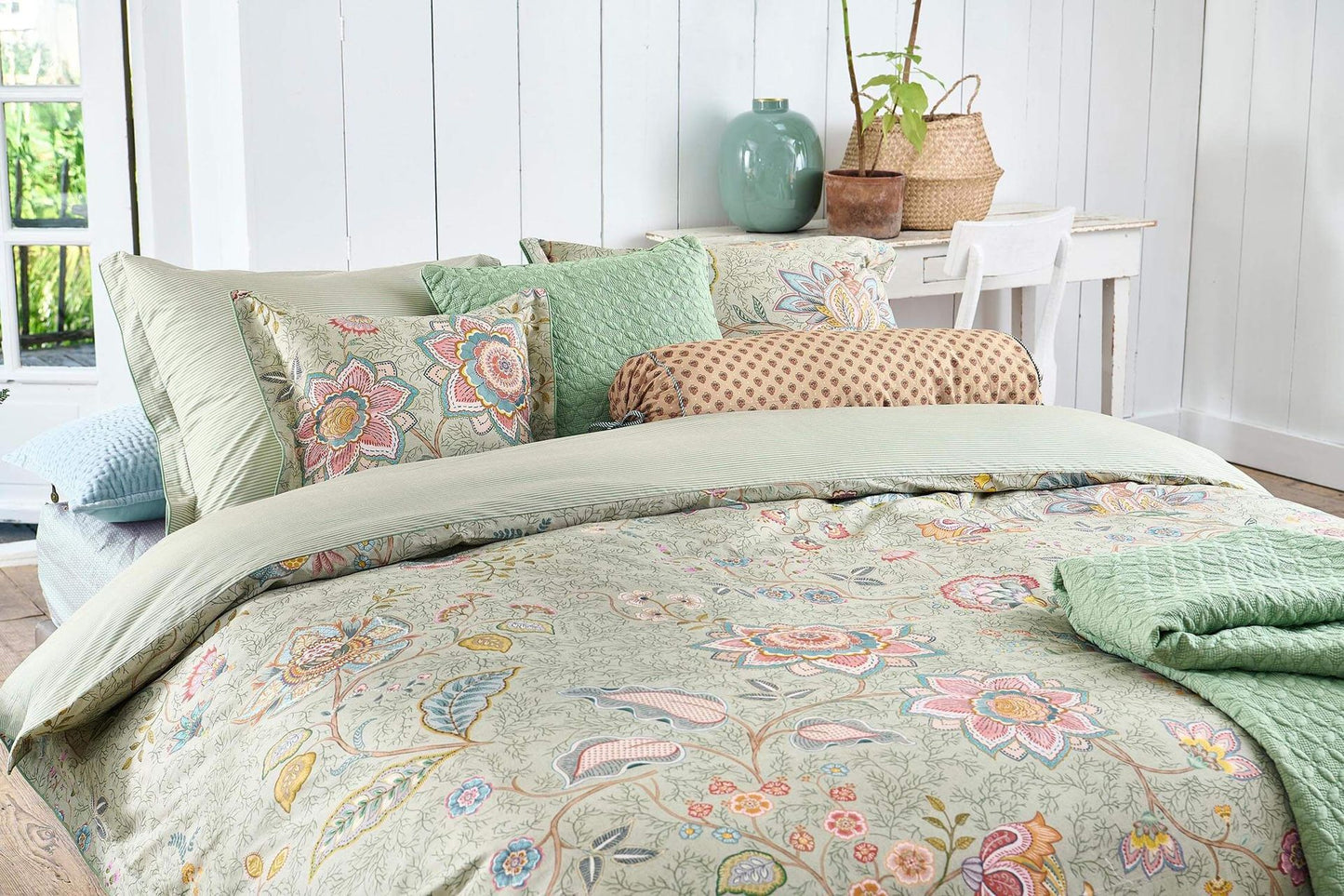 Cushion Mumbai Morning Light Green