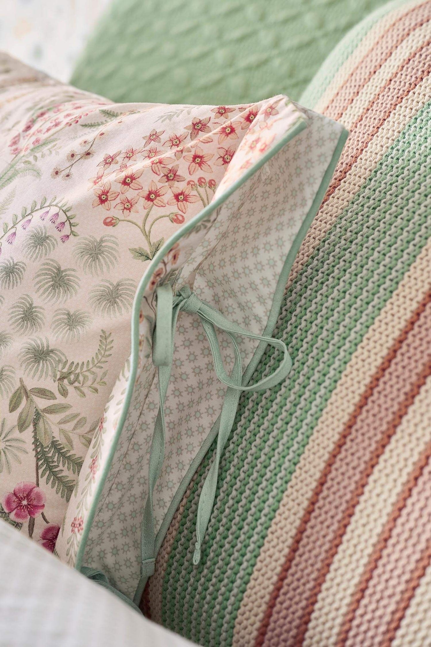 Cushion Lodi Garden Off-white