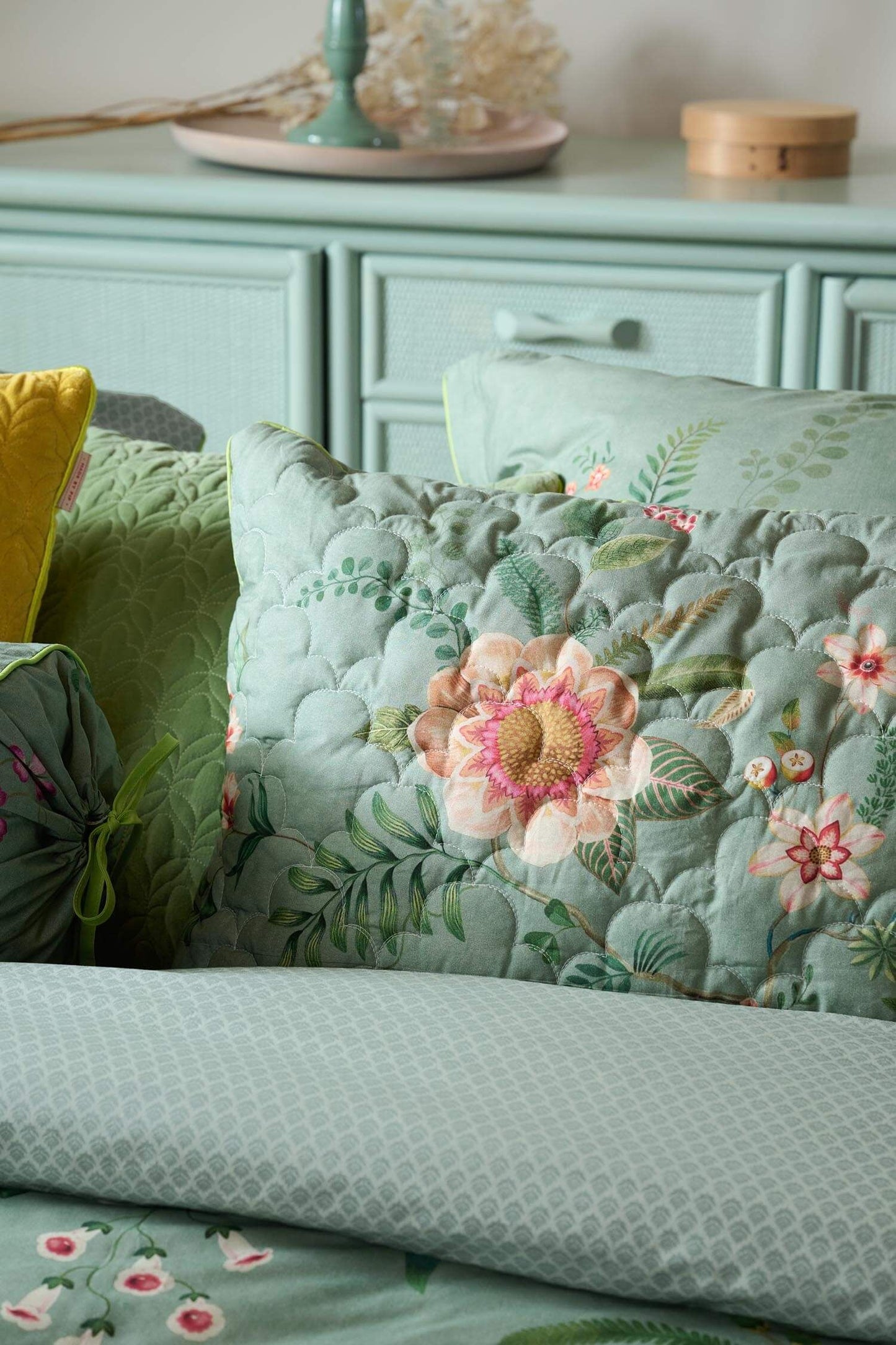 Everbloom Quilted Cushion - green