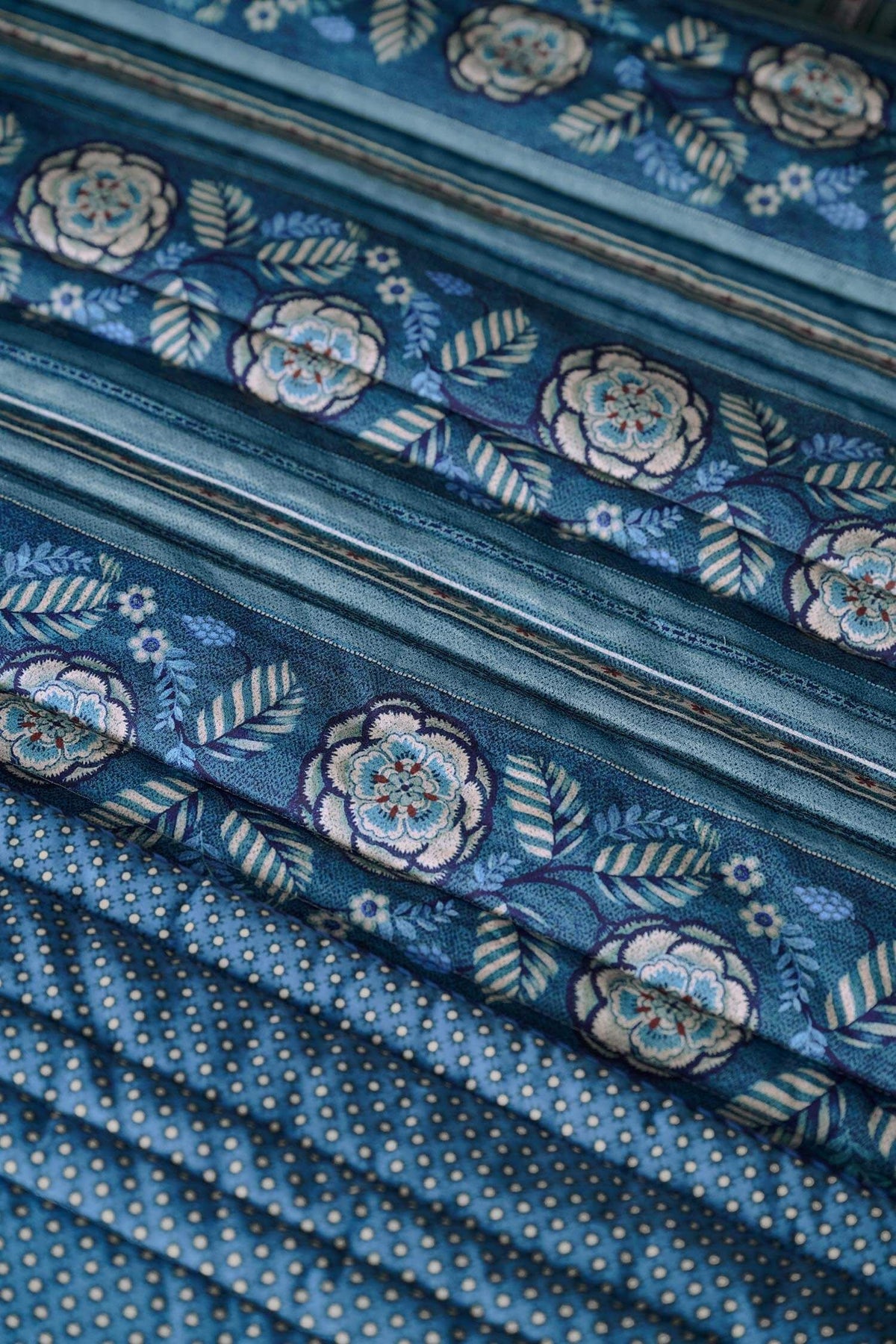 Rosa Rani Quilt - dark blue
