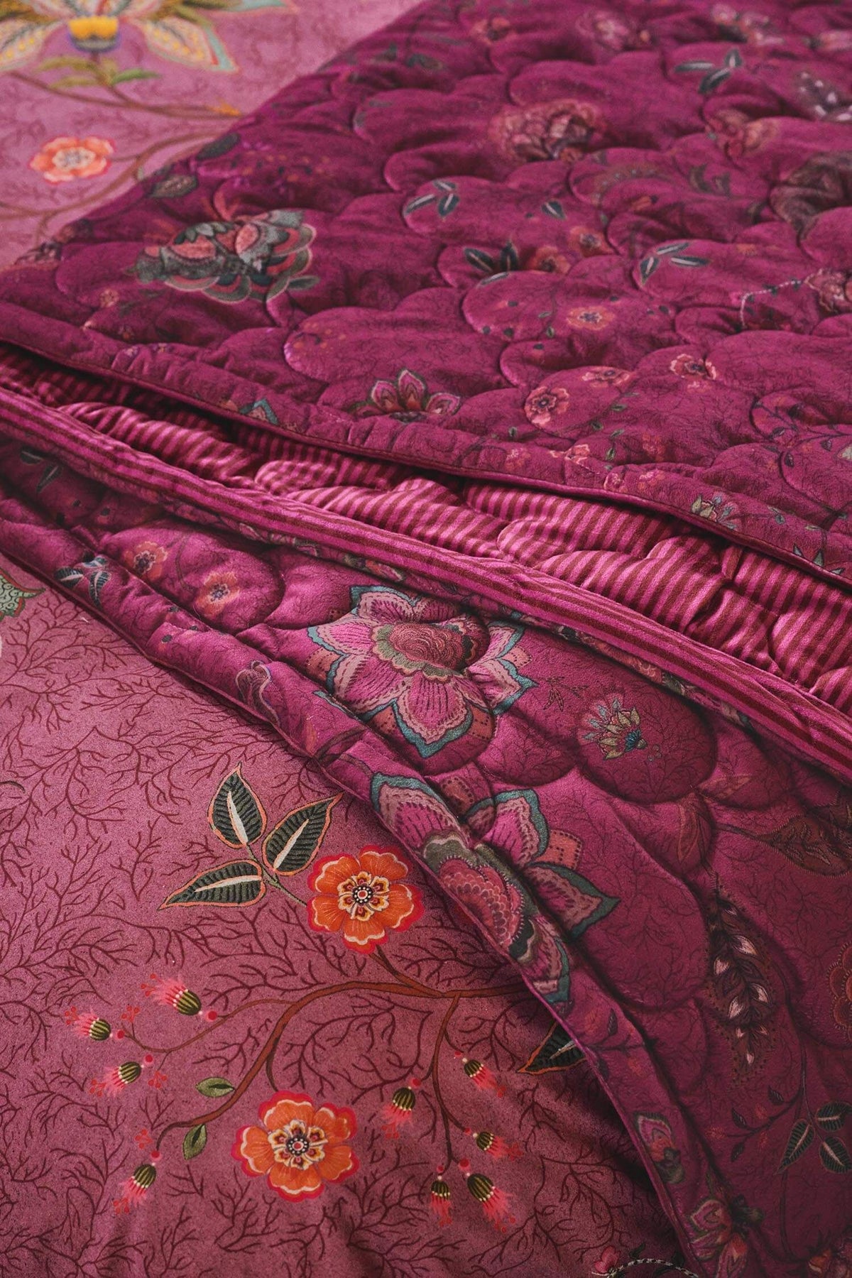 Velvet Mumbai Morning Quilt - dark pink