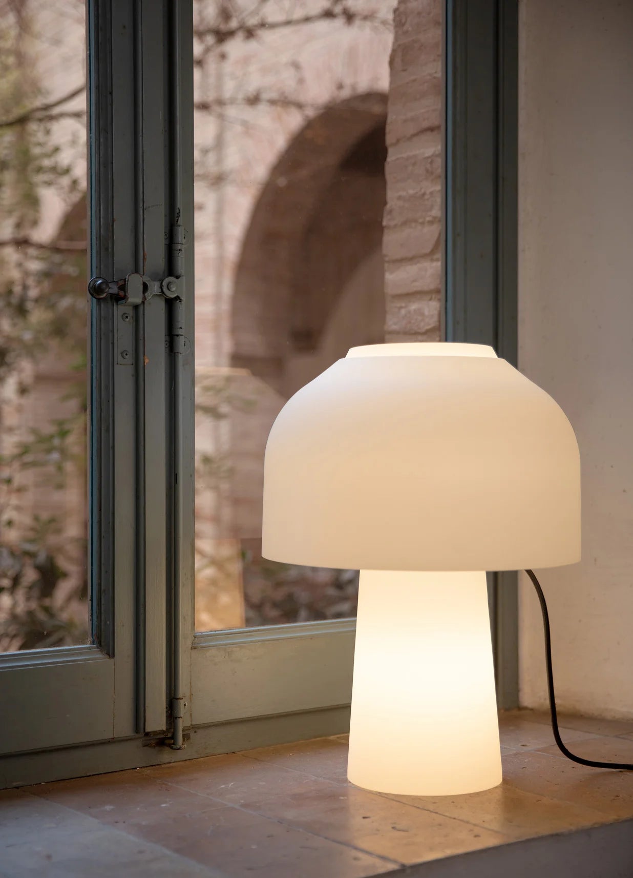 Lilly Table lamp