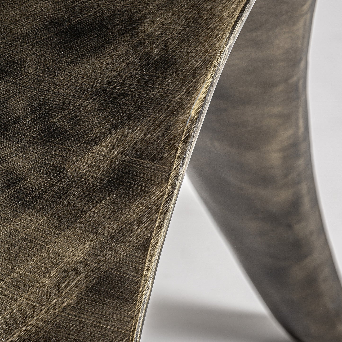Laize Dining Table