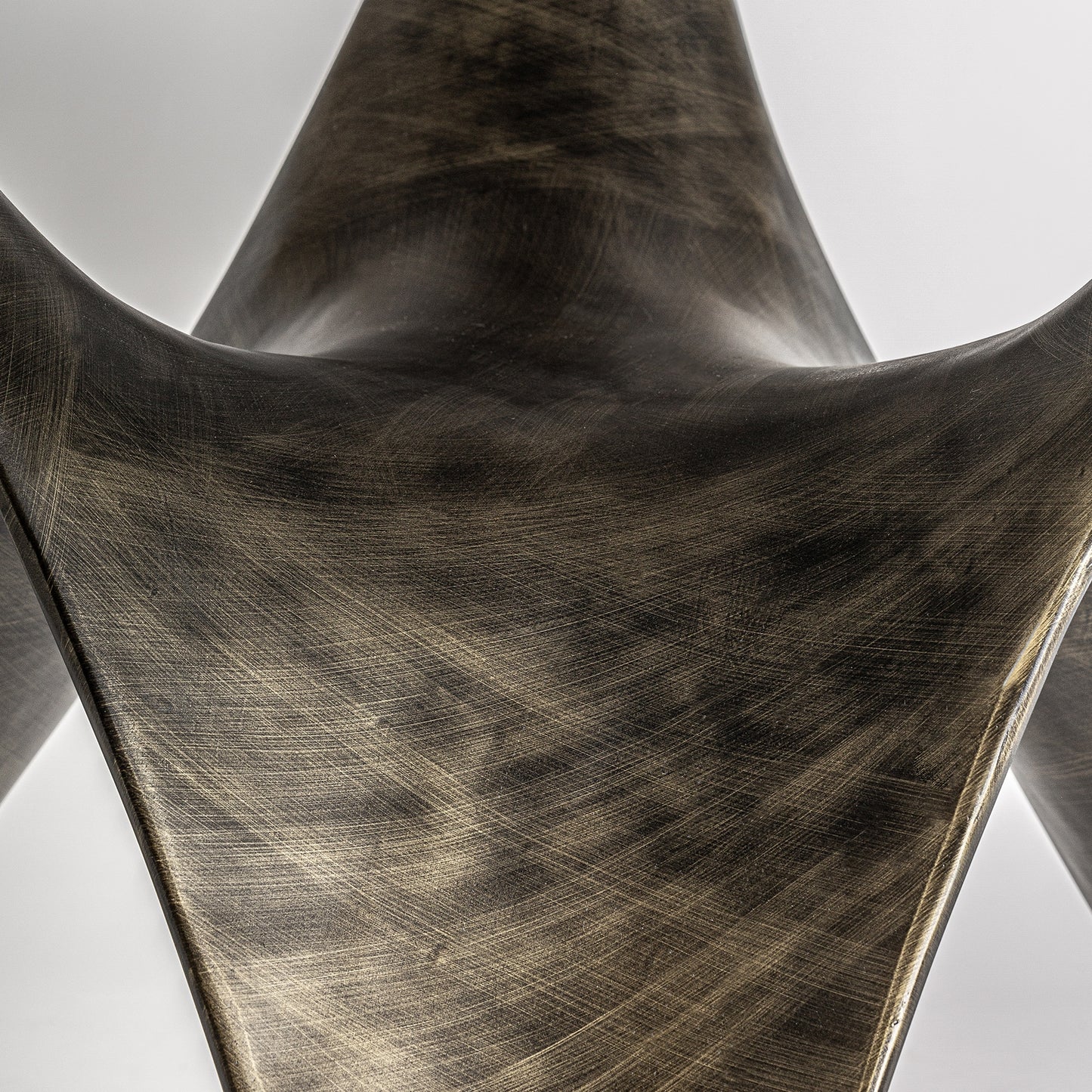Laize Dining Table