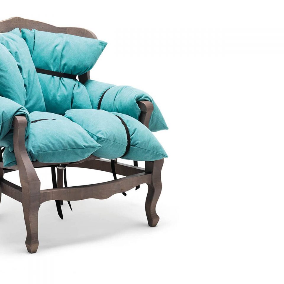 7 Pillows armchair