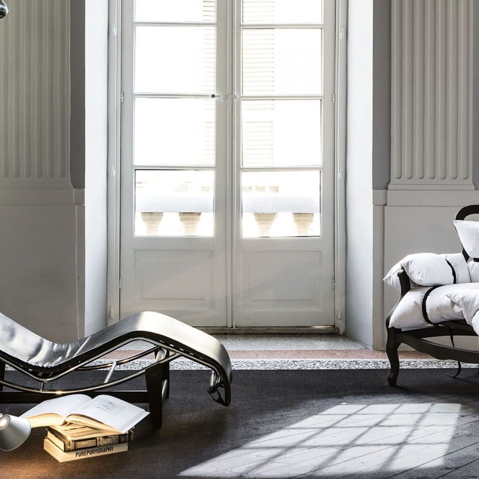 7 Pillows armchair