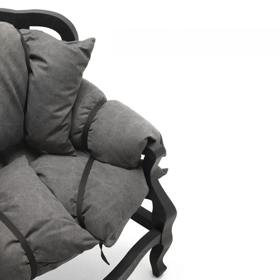 7 Pillows armchair