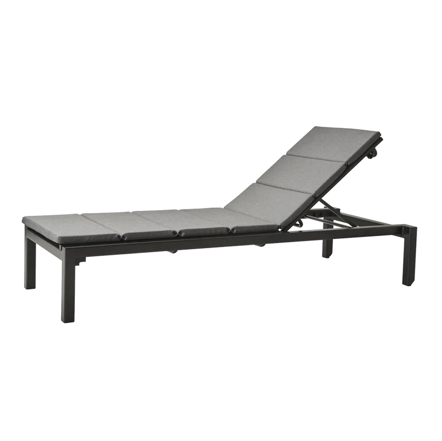 Relax sunbed with cushion