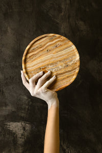 Round Onyx Walnut