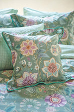 Carregar imagem no visualizador da galeria, Viva las Flores square cushion green
