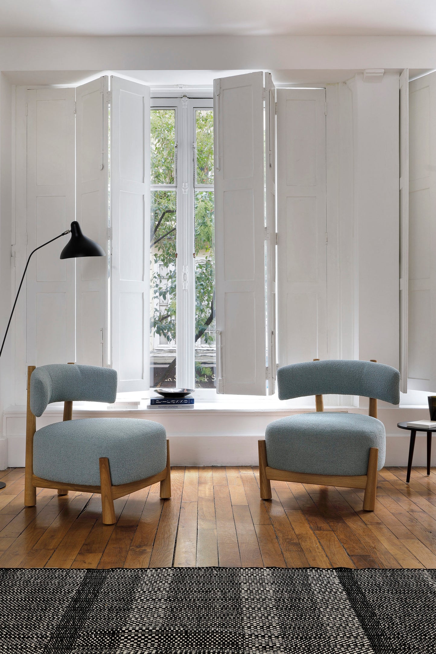 Dalya armchair