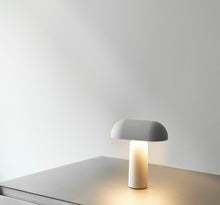 Carregar imagem no visualizador da galeria, Porta table lamp
