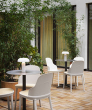 Carregar imagem no visualizador da galeria, Porta table lamp
