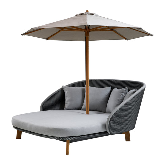 Peacock daybed