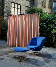Carregar imagem no visualizador da galeria, Hyg footstool
