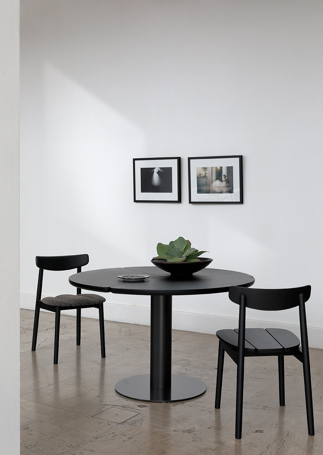 Klee dining table