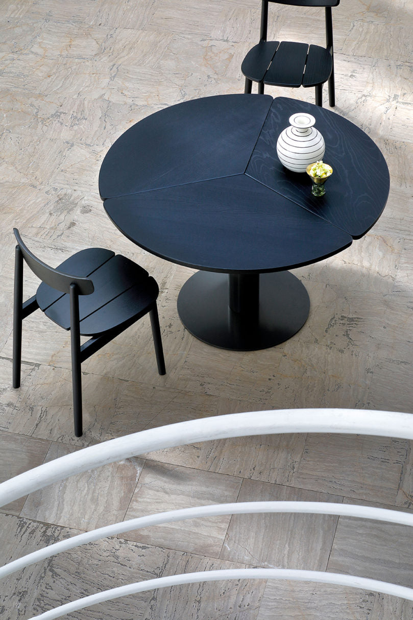 Klee dining table