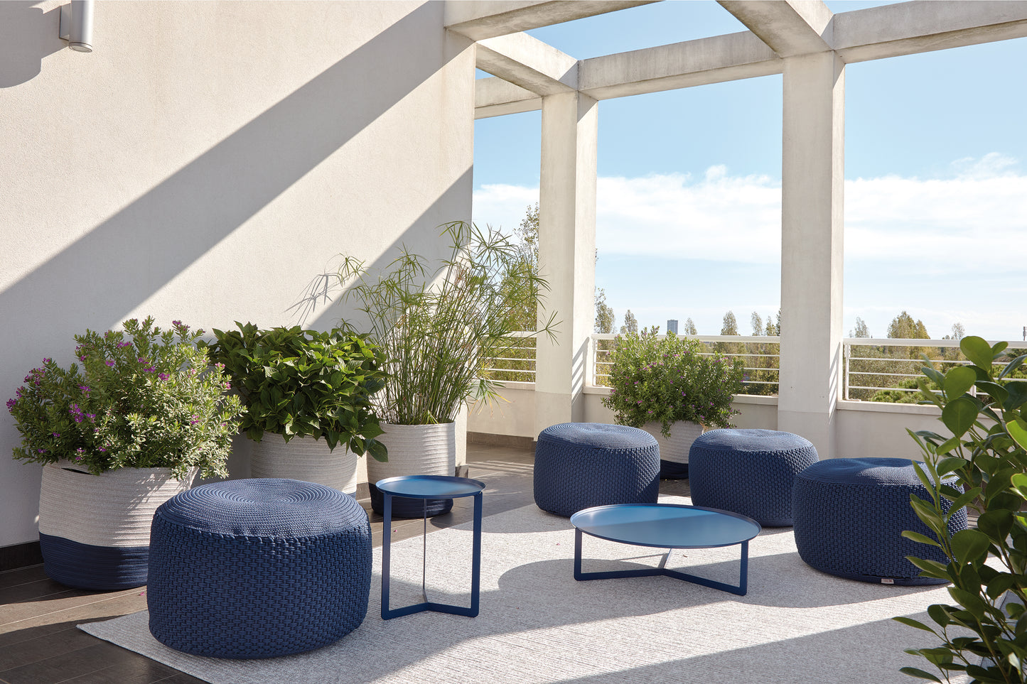 Round 1, 2, 3, 4 and 5 outdoor coffee table