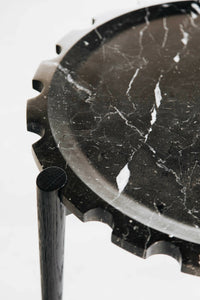 Clock nero marquina