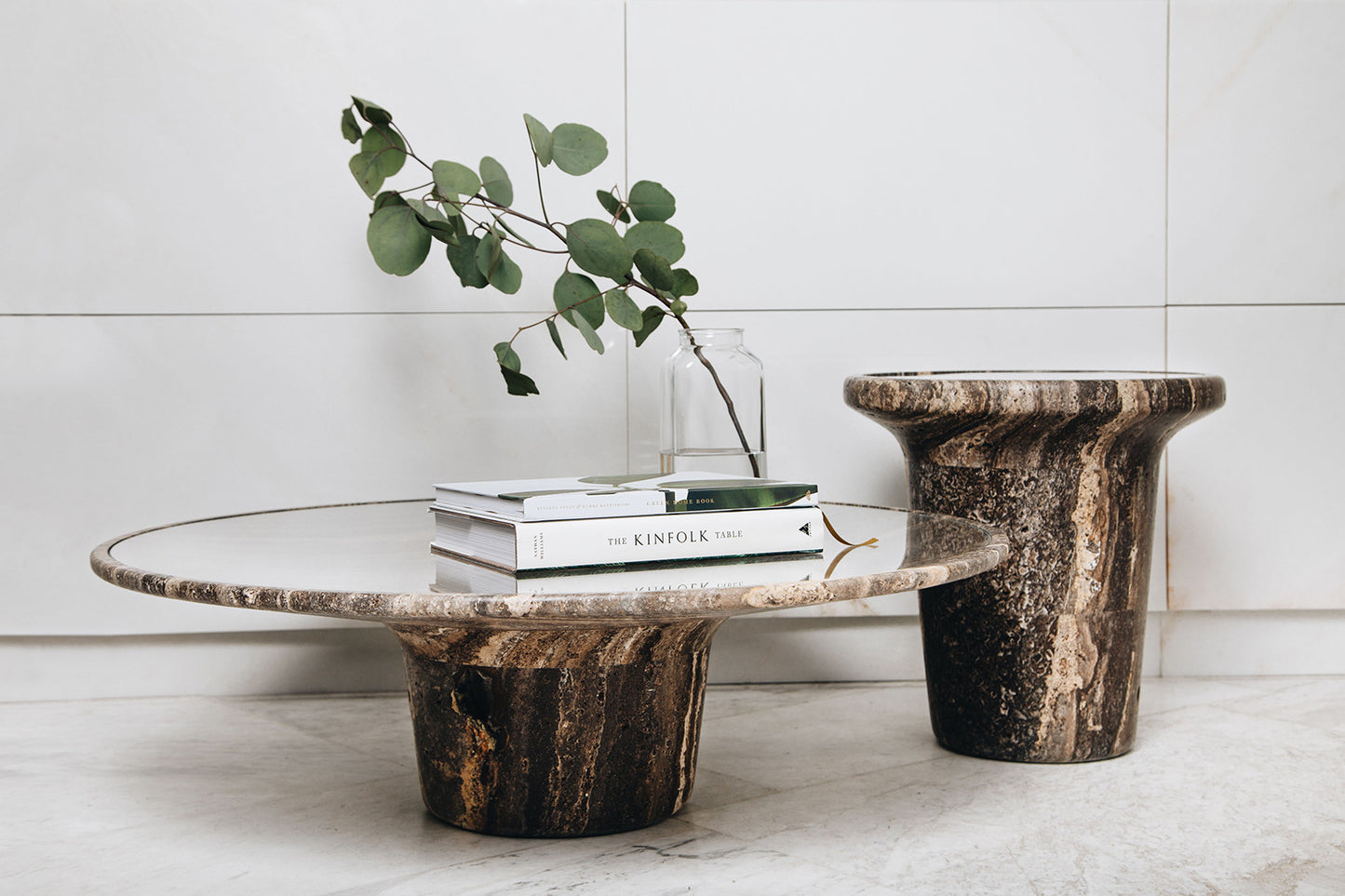 Data low black travertine