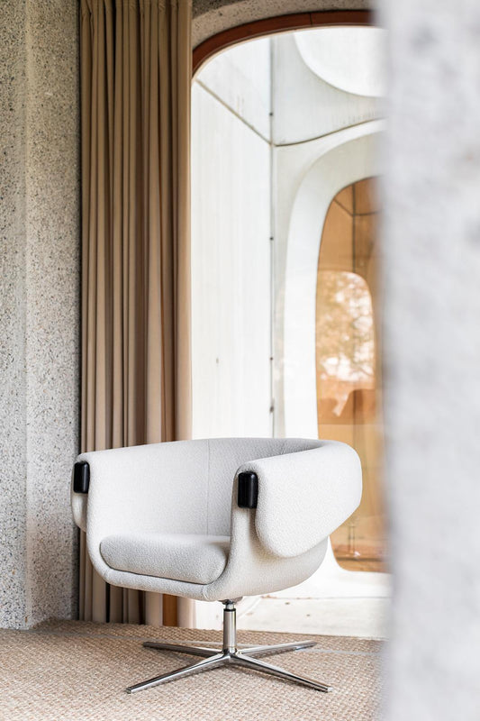 Monica swivel